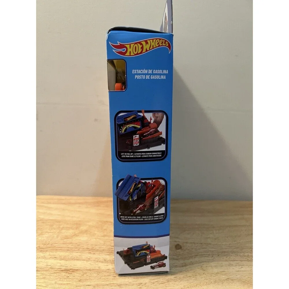 Hot Wheels City Fuel Station Shift Track Playset NEW